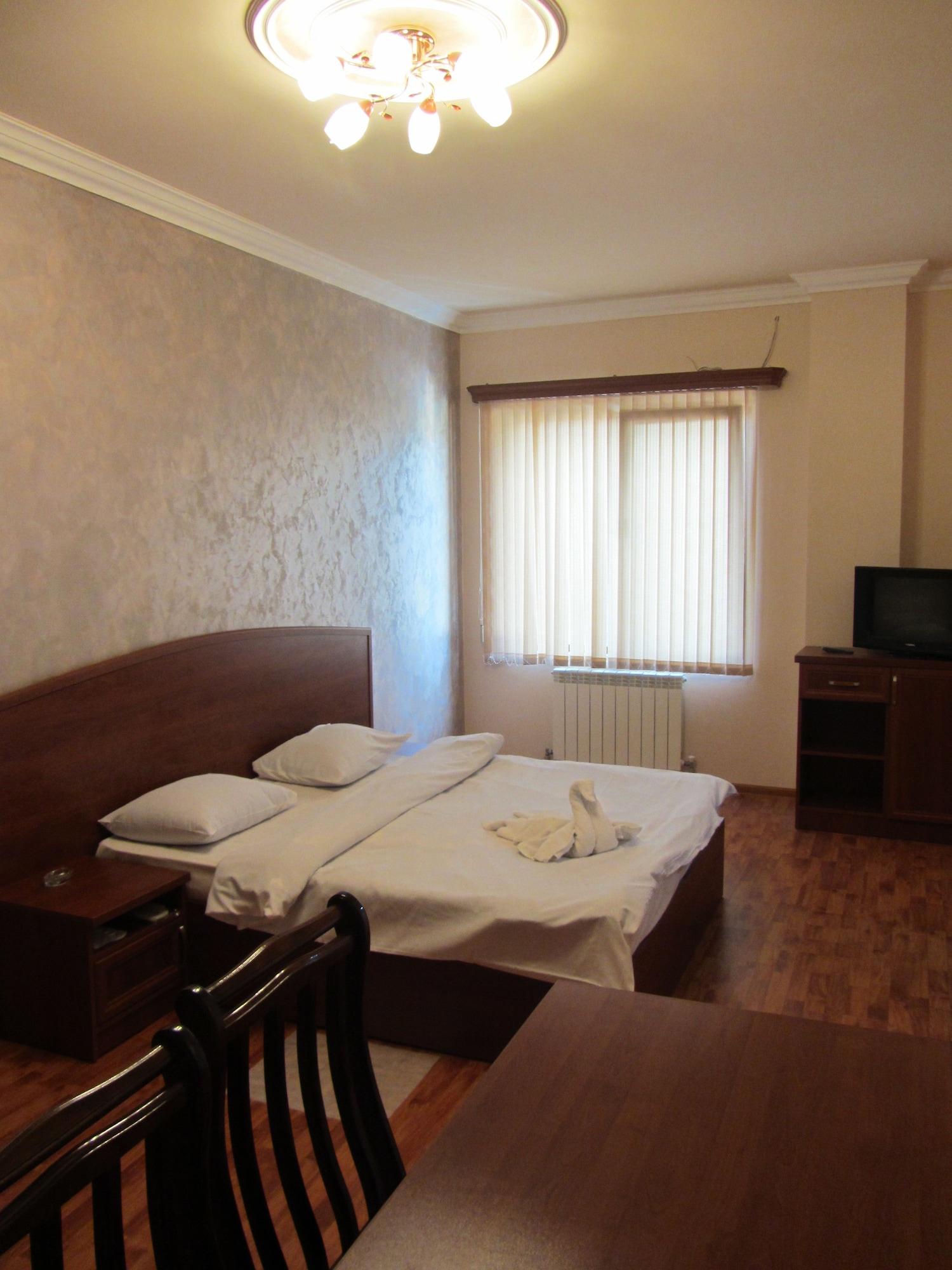 Primer Hotel Yerevan Luaran gambar