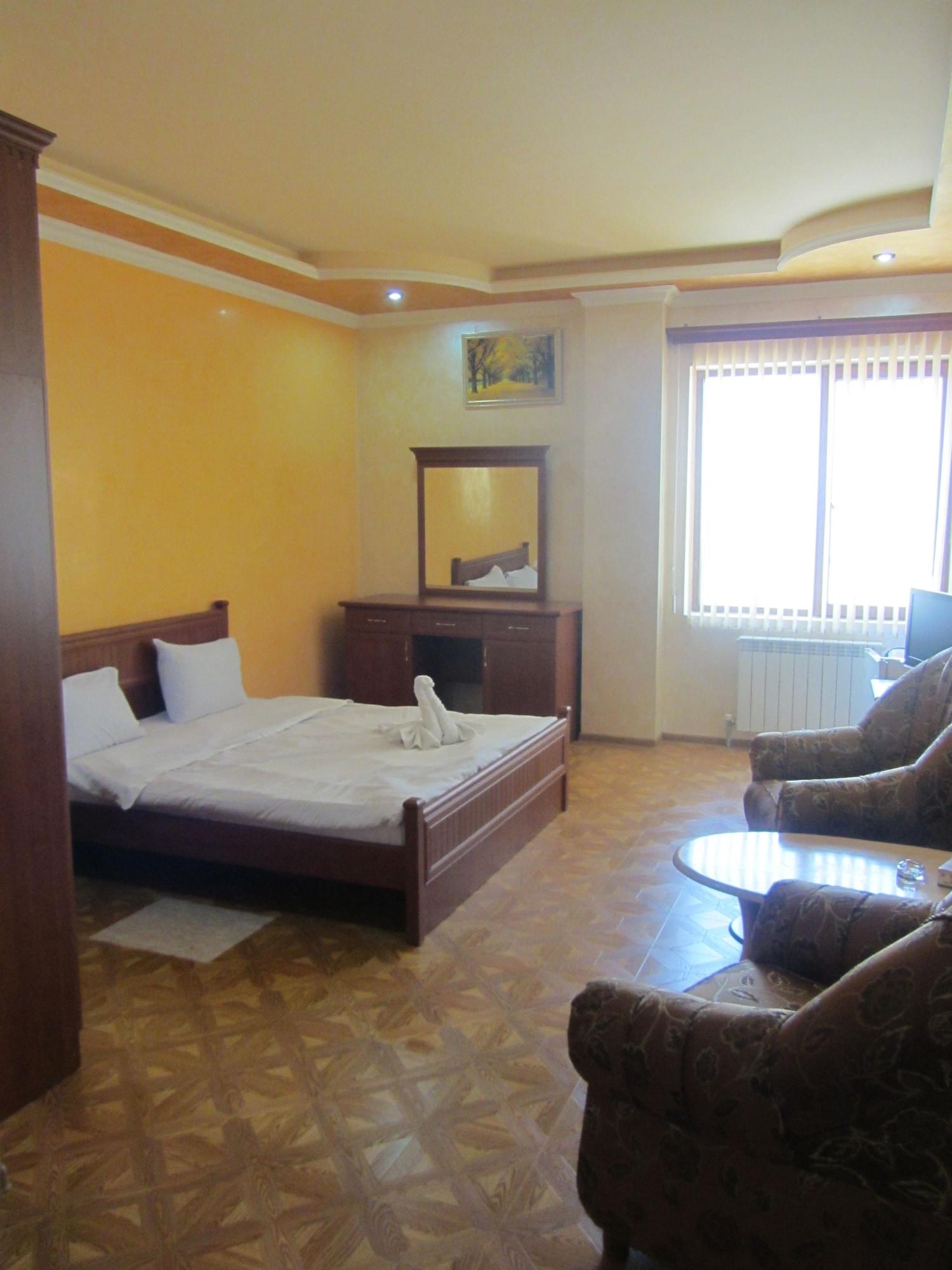 Primer Hotel Yerevan Luaran gambar