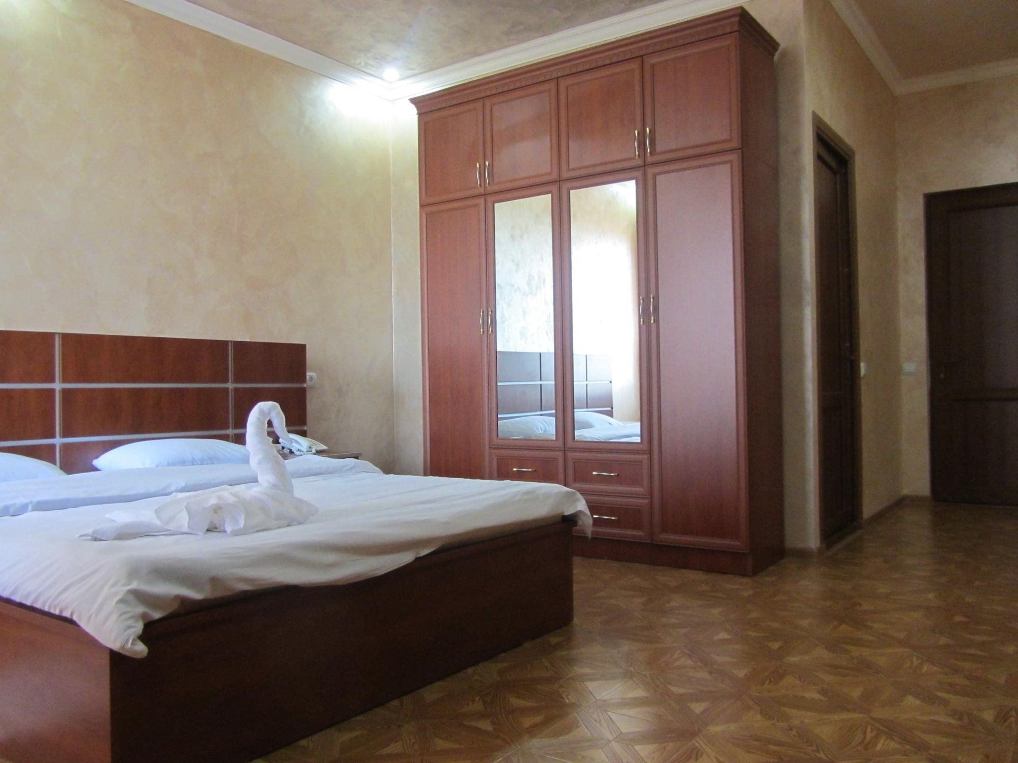 Primer Hotel Yerevan Luaran gambar