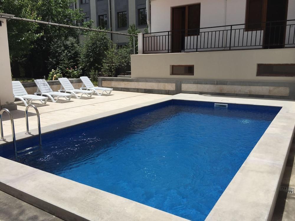 Primer Hotel Yerevan Luaran gambar