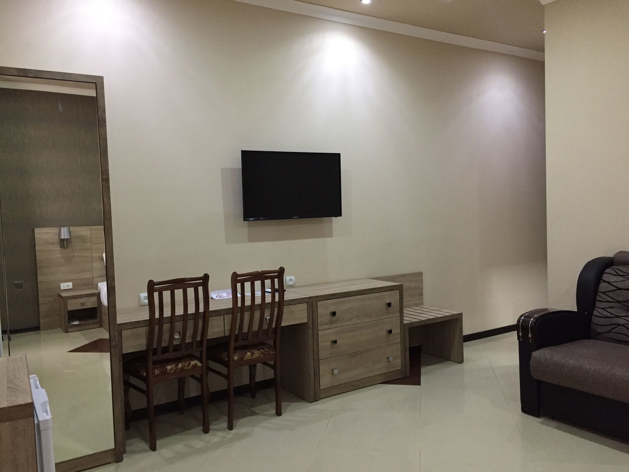 Primer Hotel Yerevan Luaran gambar